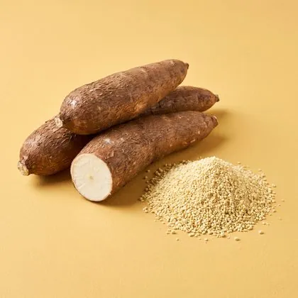 Raízes de mandioca e granulado vegetal